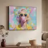 Vrouw - Blond - Roze kauwgom - Kleurrijk - Pastel Textielframe zwart klein -sfeer3