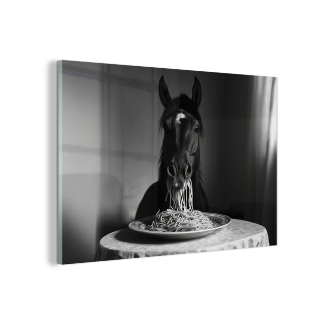 Glas schilderij - Paard - Bord - Pasta - Tafelkleed - Zwart Wit - Dieren