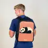 Panda - Slapen - Oranje Rugzak - Zwart middel -sfeer8
