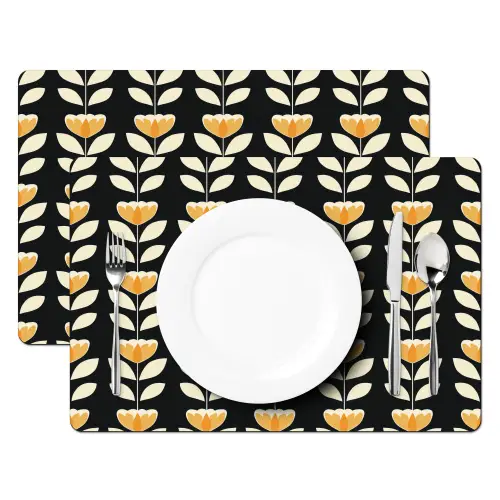 Retro - Bloem - Zwart - Okergeel Placemat vinyl groot 368 -zzsfeer2_Kitchenyeah-website