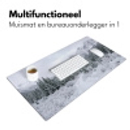Weg - Bergen - Sneeuw - Naaldbos - Avontuurlijk Muismat XXL klein -sfeer4