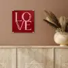 Love - Rood - Hatjes plexiglas 5mm klein -sfeer5