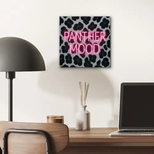 Panterprint - Zwart - Neonletters - Roze aluminium wit klein -sfeer5