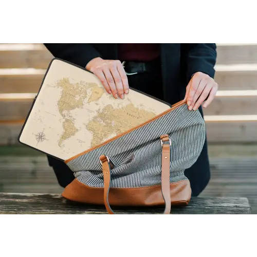 Wereldkaart - Realistisch - Beige laptophoes neopreen klein -tas