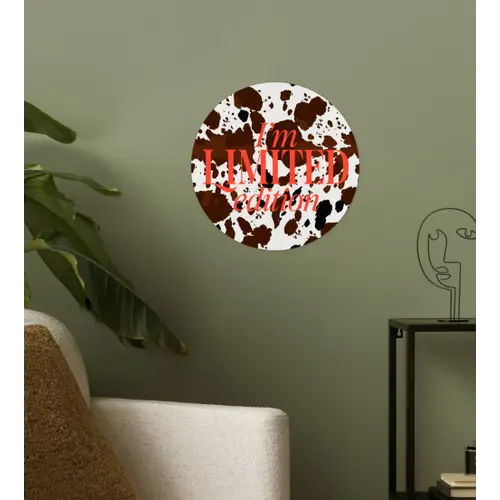 Koeienprint - Limited edition - Rood Wandcirkel behangsticker klein -sfeer2