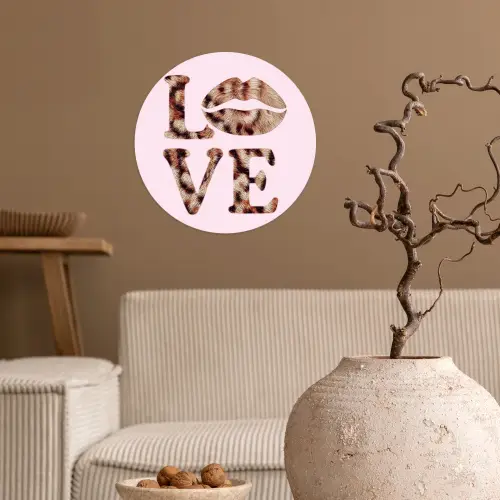 Tekst - Love - Pantervacht - Lichtroze Wandcirkel behangsticker klein -sfeer1