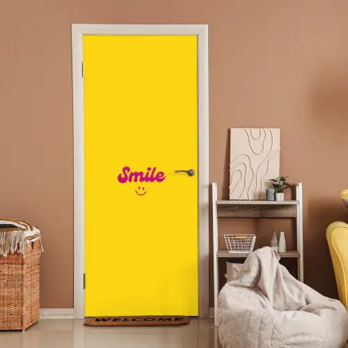 Smile - Geel - Roze deurposter klein -sfeer1