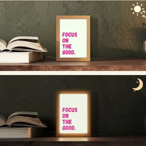 Focus on the good - Beige - Roze Light Box met kabel (Tafellamp) klein -sfeer3