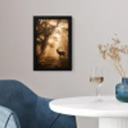 Hert - Bos - Mistig - Natuur - Goud fotolijst zwart zonder passe partout klein -sfeer4
