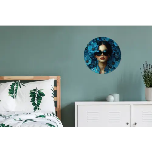 Vrouw - Bloemen - Blauw - Aesthetic - Luxe Wandcirkel aluminium klein -slaapkamer