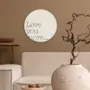 Minimalistisch - Love - Beige Wandcirkel kunststof plaat 5mm dik klein -sfeer1