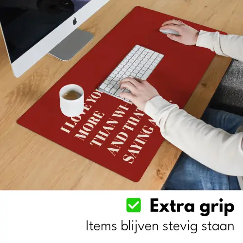 Rood - Quote - Liefde Muismat XXL klein -sfeer3