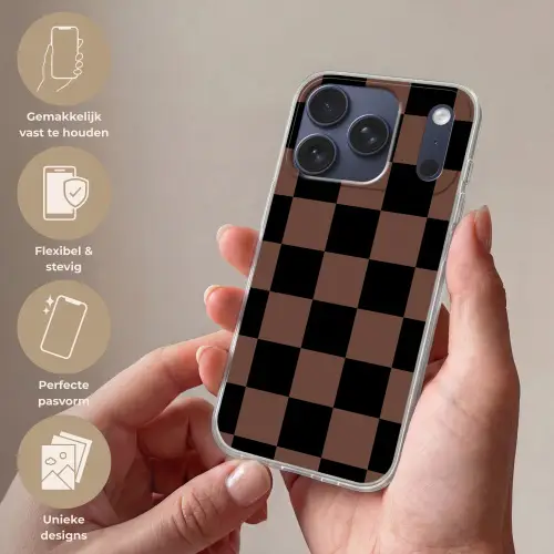 Schaakbord print - Bruin - Zwart - Blokjes Telefoonhoesje iPhone 17 Pro klein -sfeer3_NL