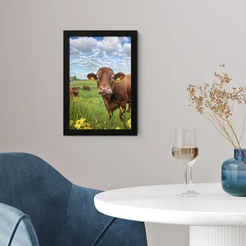 Koe - Weide - Bloemen fotolijst zwart zonder passe partout klein -sfeer4