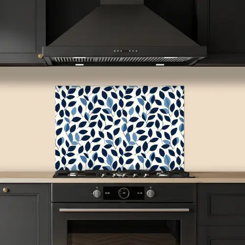 Grafisch - Bladmotief - Diepblauw keuken achterwand spatscherm klein 900 -sfeer1