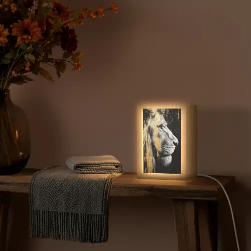Portret - Leeuw - Abstract - Goud Light Box met kabel (Tafellamp) klein -sfeer4