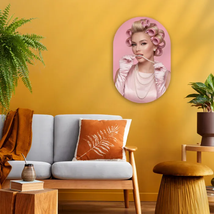 Vrouw - Roze - Parelketting - Krulspelden Wandcirkel Ovaal Forex klein -sfeer4