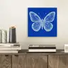 Vlinder - Wit - Getekend - Stippen aluminium wit klein -sfeer1