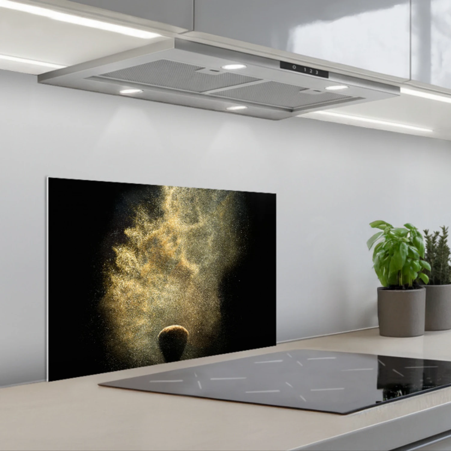 Goud poeder op een zwarte achtergrond keuken achterwand spatscherm klein -3d_schuin