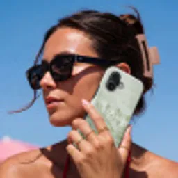 Grassen - Minimalistisch - Groen Toughcase MagSafe Apple iPhone 17 klein -Sfeer2V