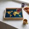 Wereldkaart - Goud - Donkerblauw Dienblad Rechthoek middel -sfeer2