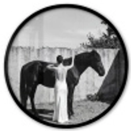 Vrouw - Paard - Artistiek Fotolijst rond zonder passe partout klein -3d