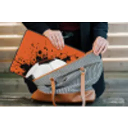 Voetbal - Verf - Sport - Oranje laptophoes neopreen klein -tas