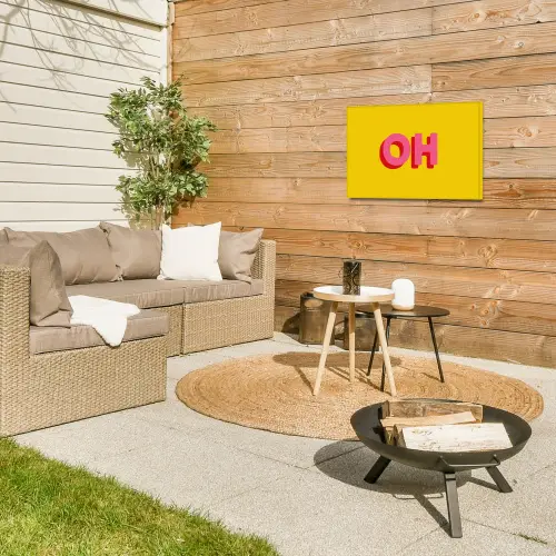 Geel - Roze - Oh - 3D Tuinposter op houten frame 2 cm dik klein -sfeer2