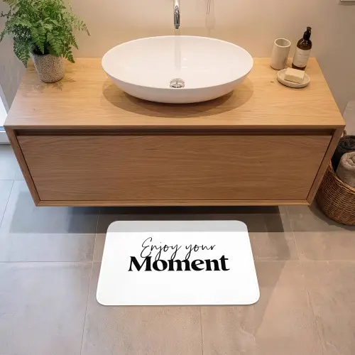 Quotes - Enjoy your moment - Wit - Spreuk Badmat klein -sfeer1