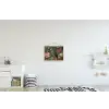 Groene papegaai - Kleurrijke bloemen - Donkere achtergrond textielposter latten blank klein -kinderkamer
