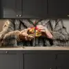 Vrouw - Hamburger - Bontjas keuken achterwand 2 middel -sfeer1