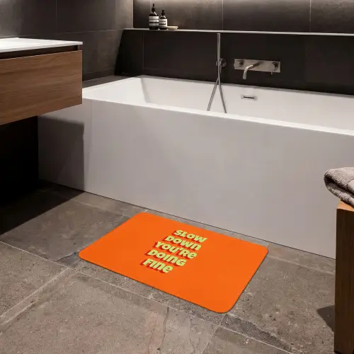 Slow down you're doing fine - Oranje - Simple Badmat klein -sfeer3