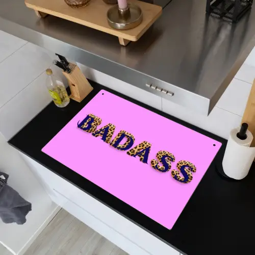 Felroze - Badass - Panterprint - Schaduw Inductie beschemer met haakjes klein -sfeer1