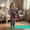 Goudbruin paard tussen de bloemen Kinderkoffer - Roze klein -sfeer2_NL