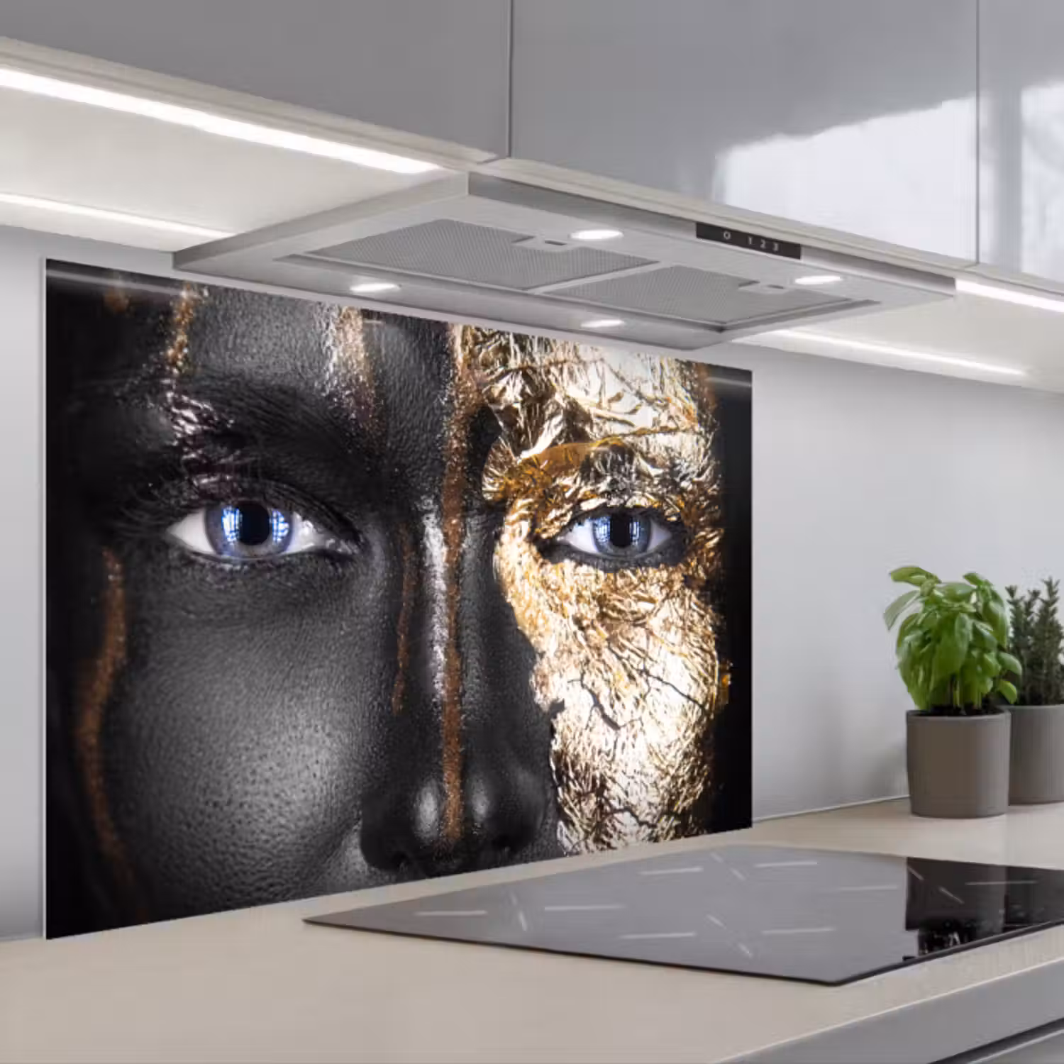 Spatscherm keuken - Vrouw - Bladgoud - Zwart - Goud - Luxe