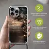 Kersthoekdecoratie - Dennenappels - Lichtjes Hoesje iPhone 16 Pro Max met koord klein -sfeer2_NL