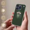 Tulpen - Liefde - Donkergroen Telefoonhoesje iPhone 17 Pro klein -sfeer3_DE
