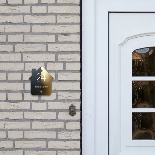 Half goud zwart - Klassiek Naambord Huisje klein -sfeer1