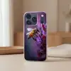 Honingbij - Paarse bloemen - Details Telefoonhoesje iPhone 17 Pro klein -sfeer2