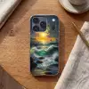 Zee - Zon - Golven - Rotsen Telefoonhoesje iPhone 17 Pro klein -sfeer1