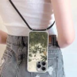 Papagaaien - Jungle - Tropisch - Green Hoesje iPhone 16 Pro Max met koord klein -sfeer5