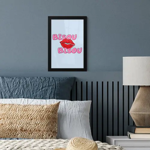 Bisou - Blauw - Roze - Lippen fotolijst zwart zonder passe partout klein -sfeer3