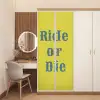 Ride or die - Geel - Blauw deurposter klein -sfeer3
