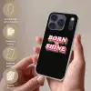 Quote - Regenboog - Roze - Zwart Telefoonhoesje iPhone 17 Pro klein -sfeer3_NL