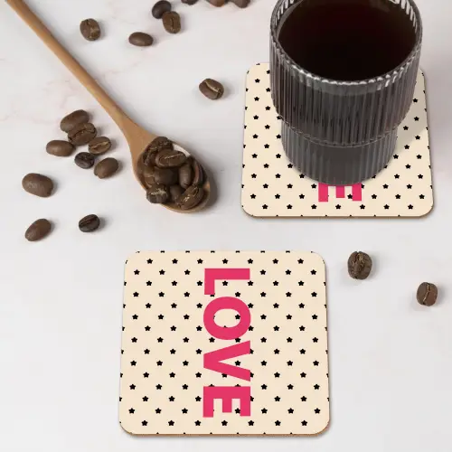 Love - Stippen - Roze onderzetter kurk middel -sfeer2