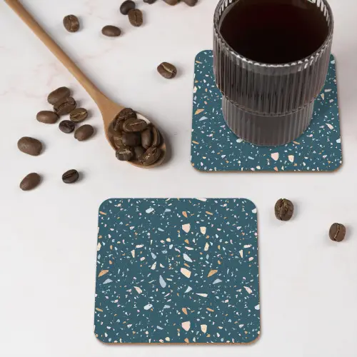 Terrazzo -  Patroon - Kleurrijk - Diep blauw onderzetter kurk middel 366 -sfeer2