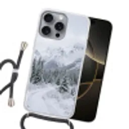 Weg - Bergen - Sneeuw - Naaldbos - Avontuurlijk Hoesje iPhone 16 Pro Max met koord klein -sfeer1