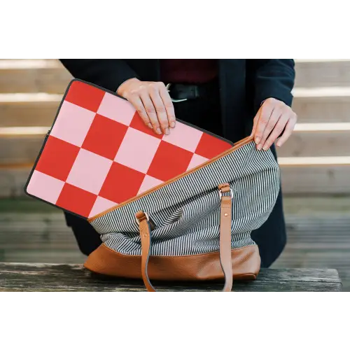 Schaakbord patroon - Rood - Roze - Blokjes laptophoes neopreen klein -tas