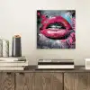 Lippen - Felroze - Graffiti - Verfstrepen aluminium wit klein -sfeer1