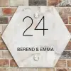 Beige marmer - Klassiek Naambord Hexagon klein -sfeer2